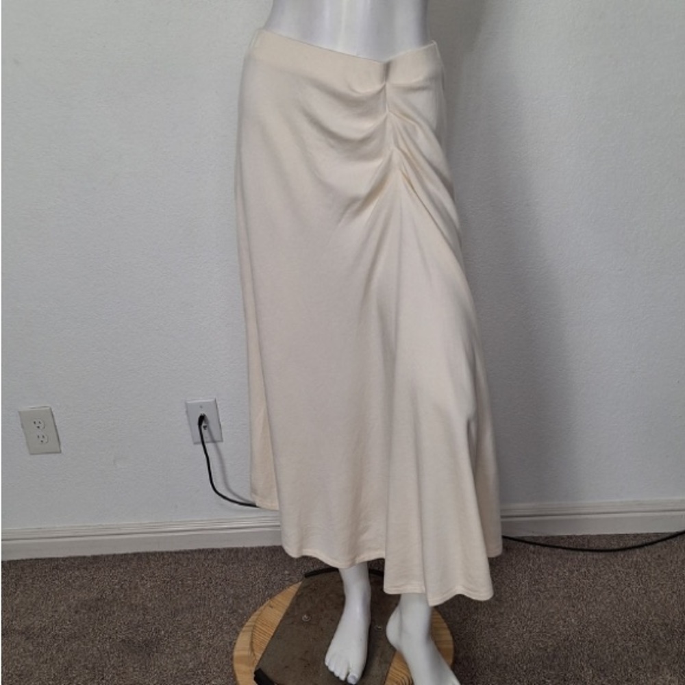 Massimo Dutti Cream Skirt - Picture 2 of 14